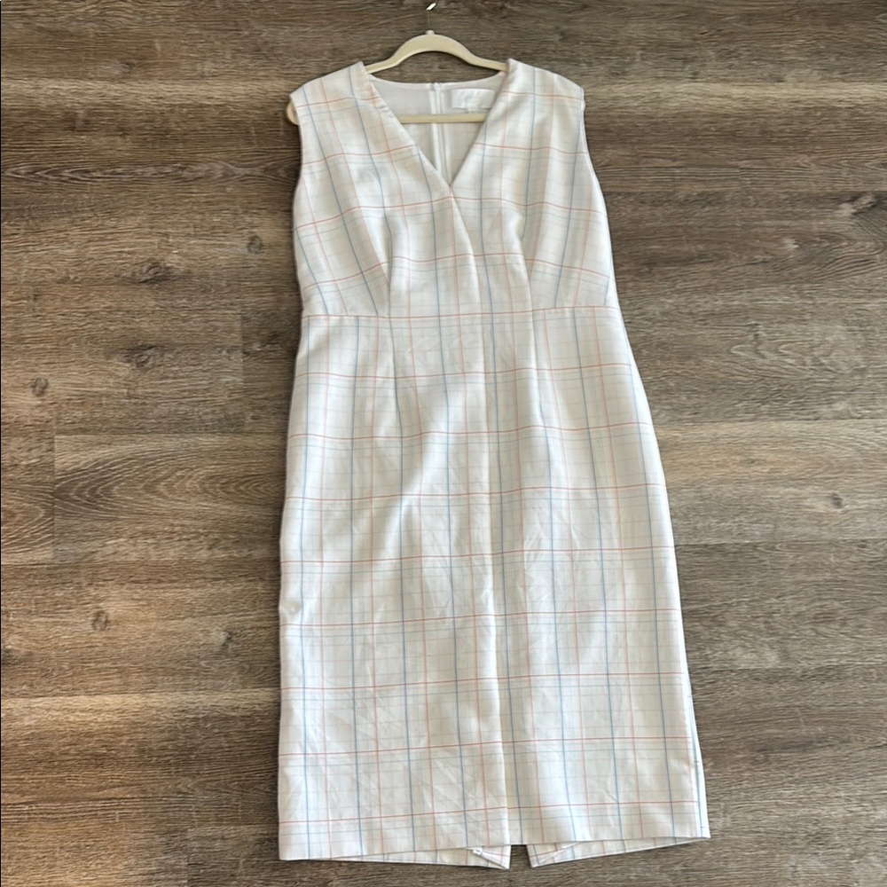 Hugo Boss Size 12 blue red white large plaid print v neck front slit pockets